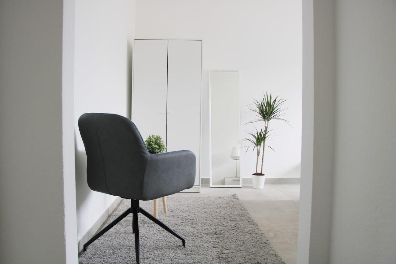 New & Modern Apartment With Beautiful Lake View! Lugano Exteriör bild