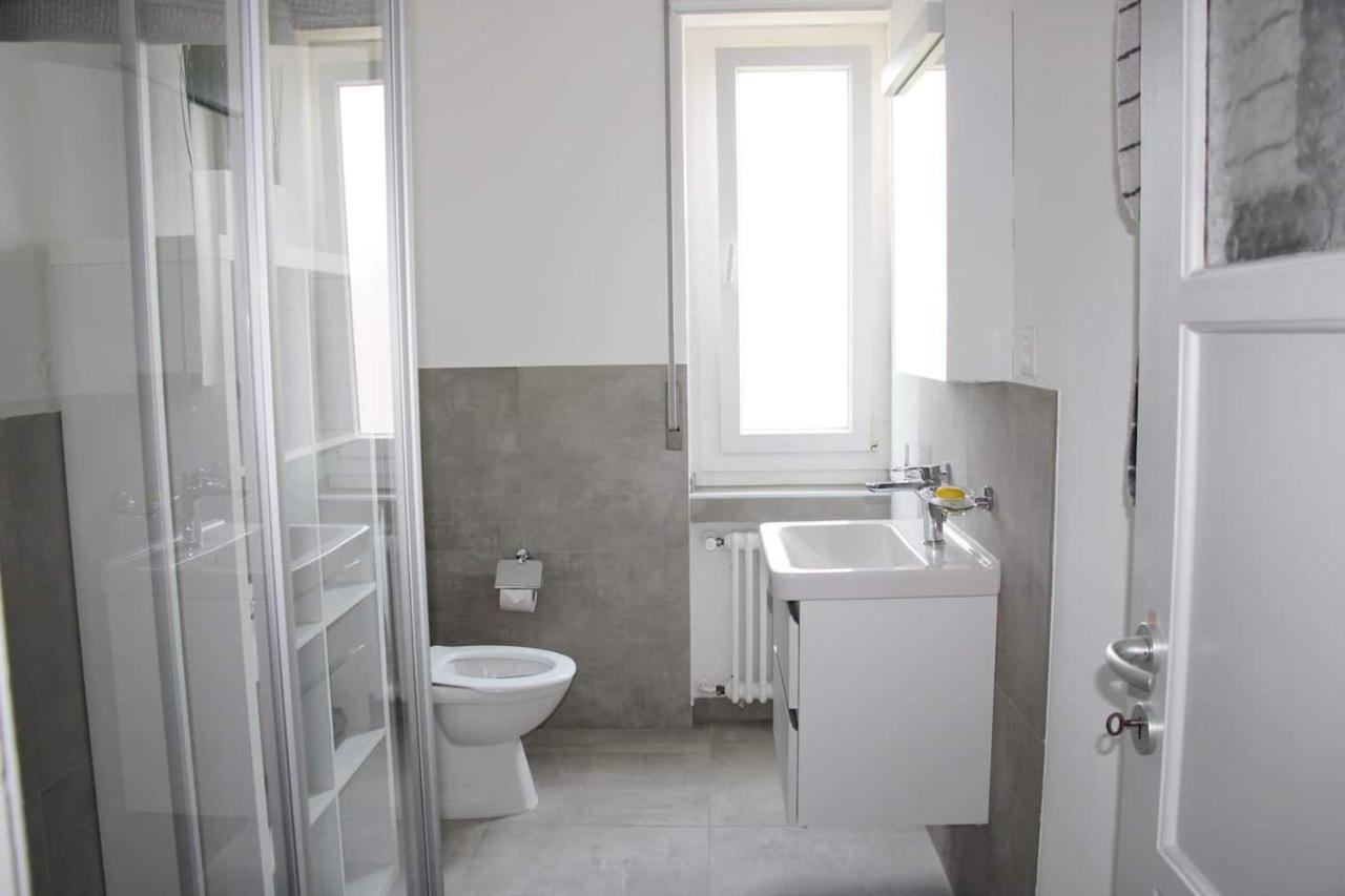 New & Modern Apartment With Beautiful Lake View! Lugano Exteriör bild