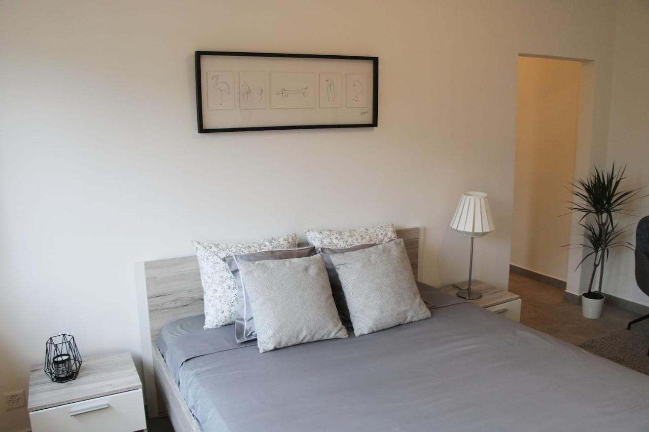 New & Modern Apartment With Beautiful Lake View! Lugano Exteriör bild